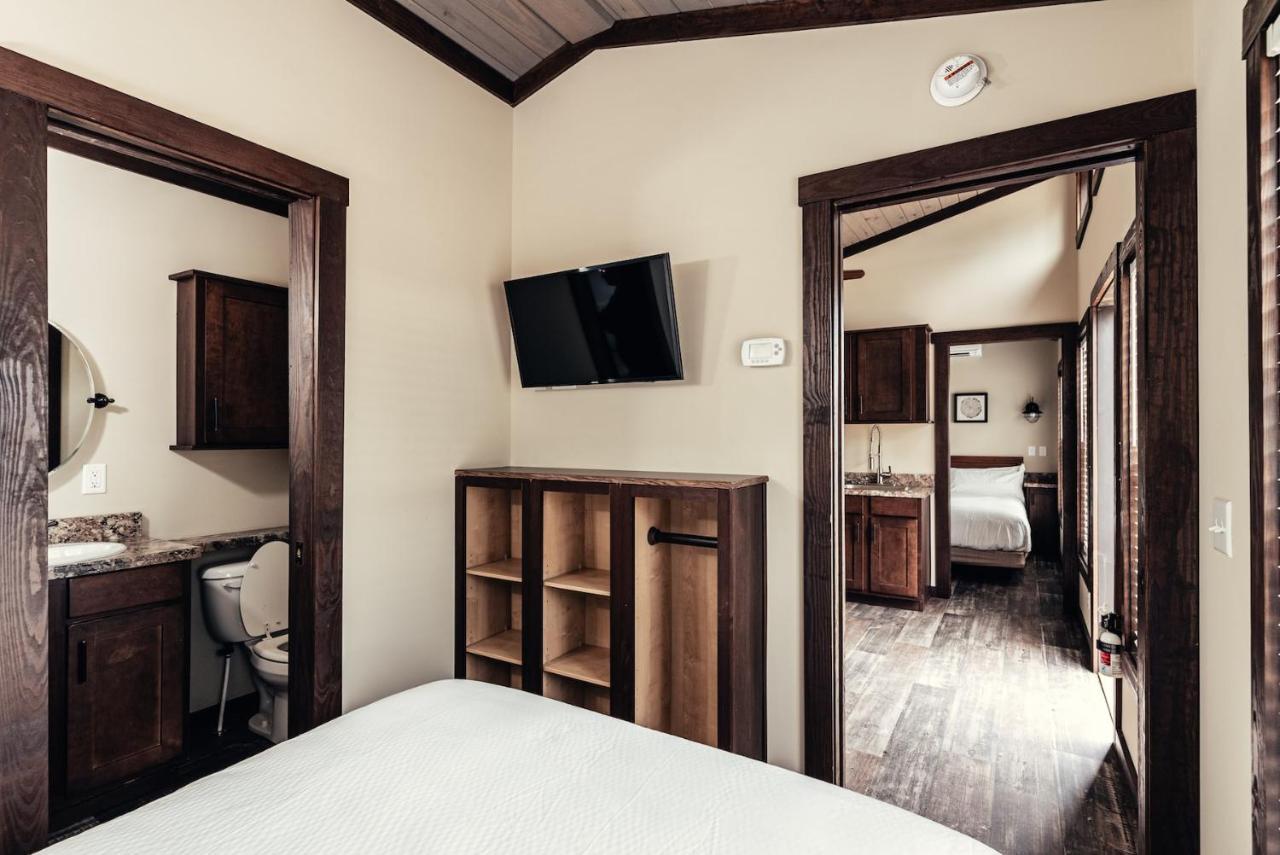 Camp Cedar Hotel Mason Eksteriør billede